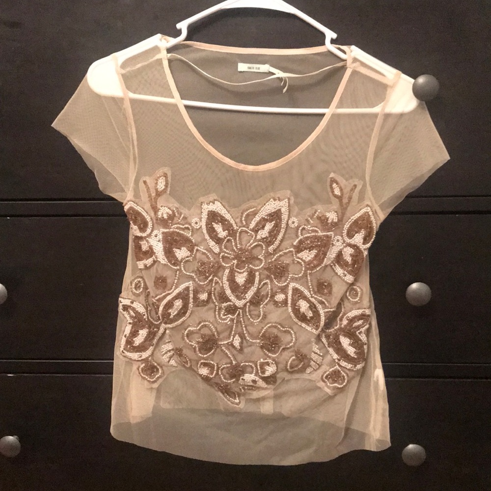 Beaded mesh top